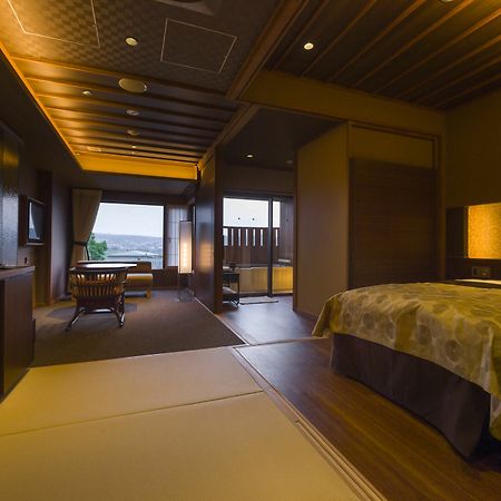 Отель Fujisan Onsen Bessho Sasa Фудзиёсида Экстерьер фото