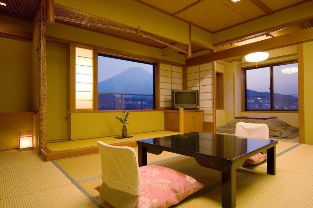Отель Fujisan Onsen Bessho Sasa Фудзиёсида Экстерьер фото