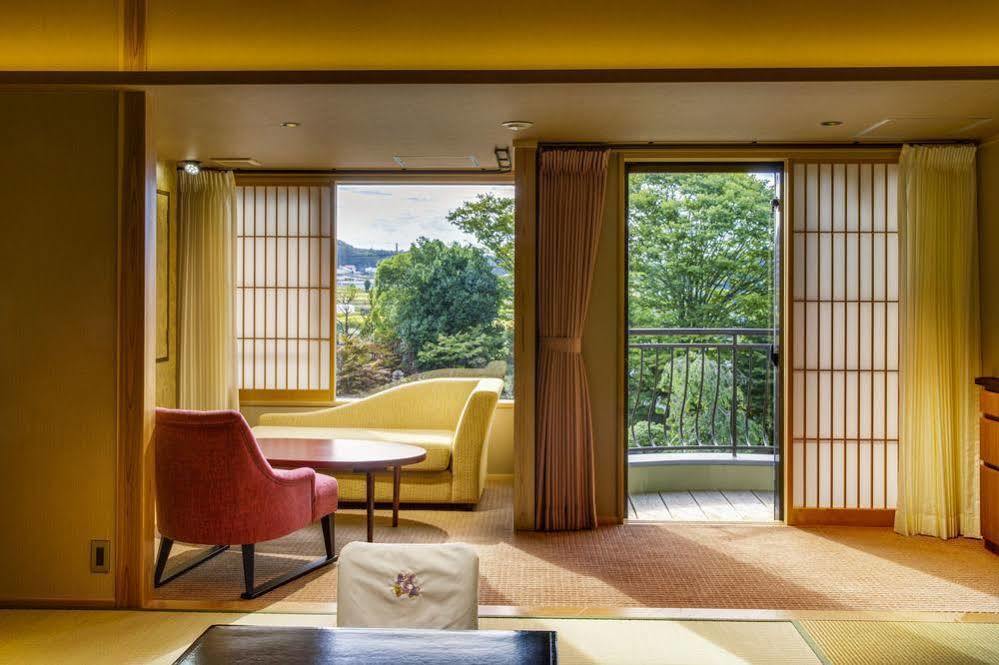 Отель Fujisan Onsen Bessho Sasa Фудзиёсида Экстерьер фото