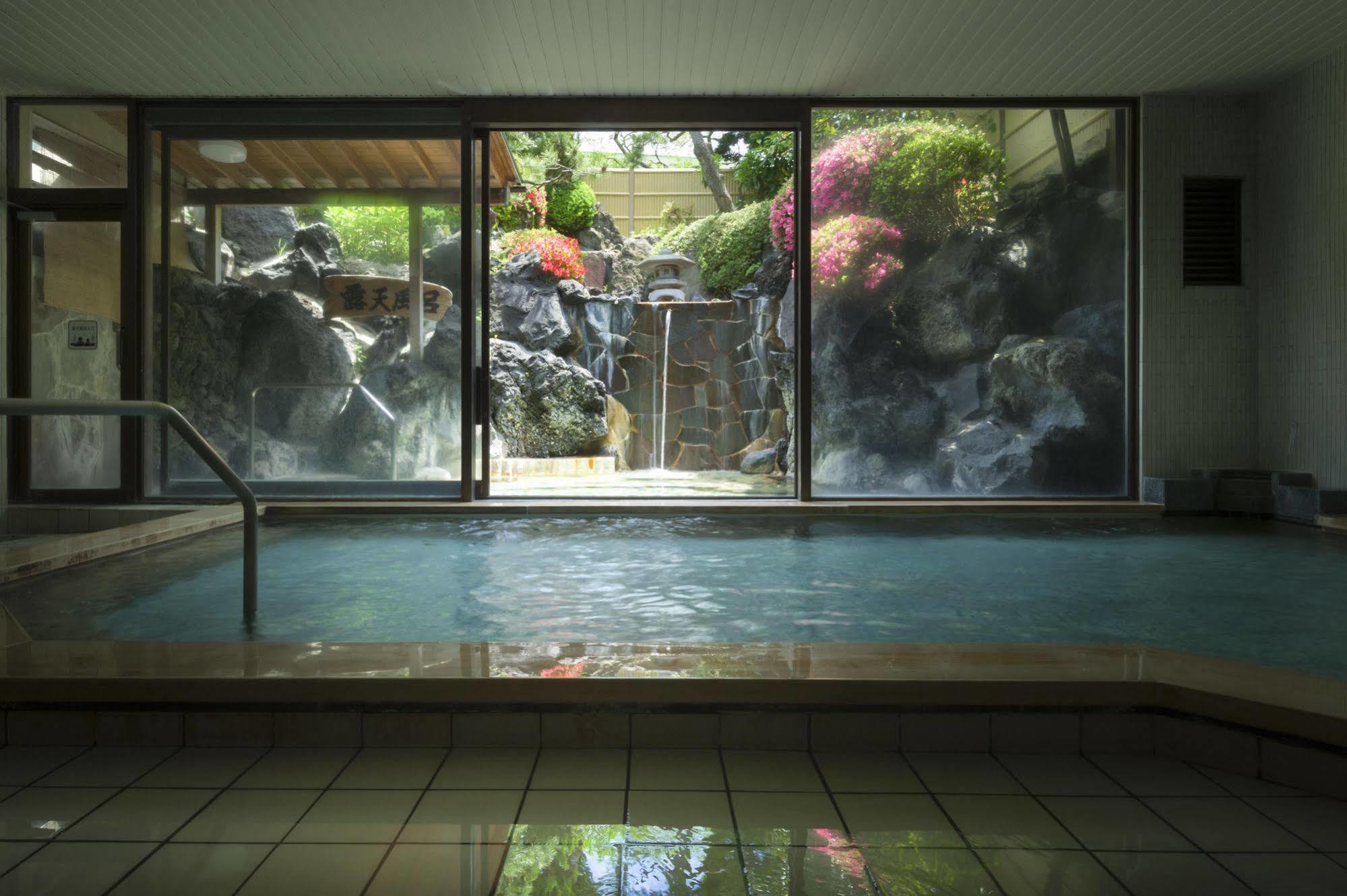 Отель Fujisan Onsen Bessho Sasa Фудзиёсида Экстерьер фото