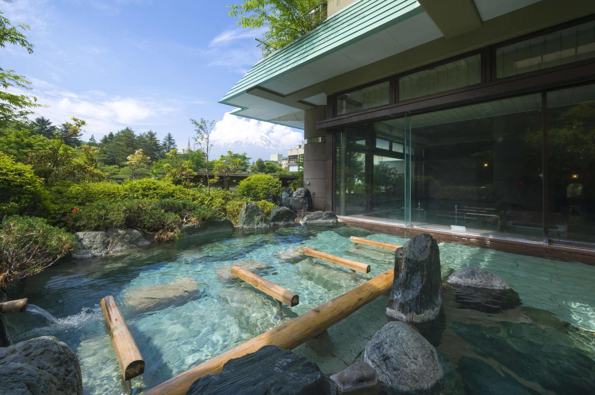 Отель Fujisan Onsen Bessho Sasa Фудзиёсида Экстерьер фото