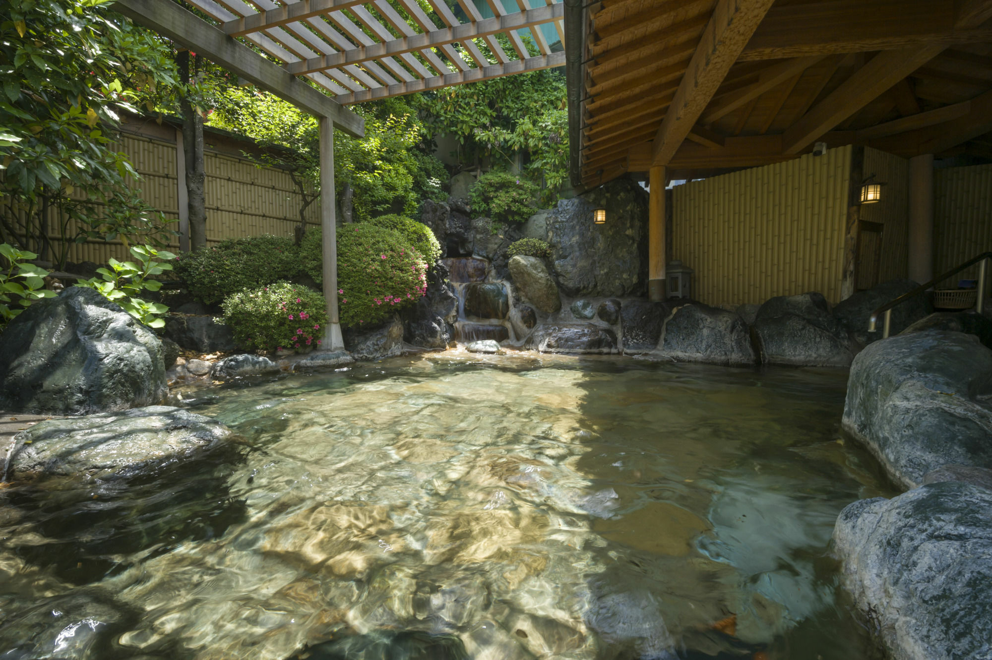 Отель Fujisan Onsen Bessho Sasa Фудзиёсида Экстерьер фото